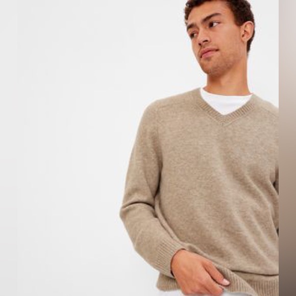 NWT Gap Recycled V-Neck Sweater Men Large - Picture 3 of 3